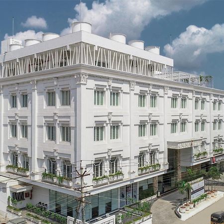 Hotel Annapurna De Royal Guntūr Extérieur photo