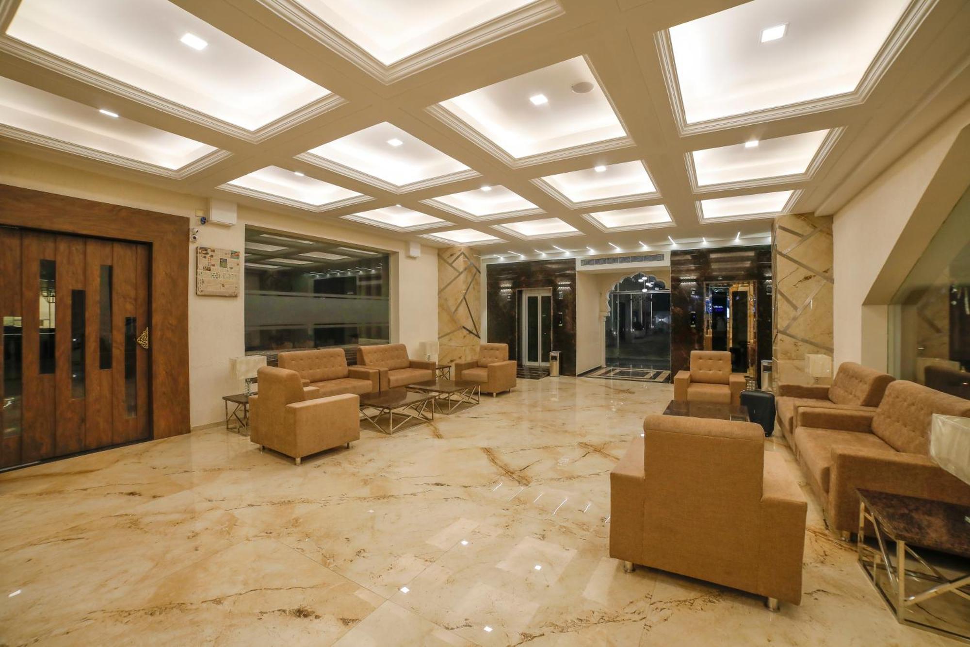 Hotel Annapurna De Royal Guntūr Extérieur photo